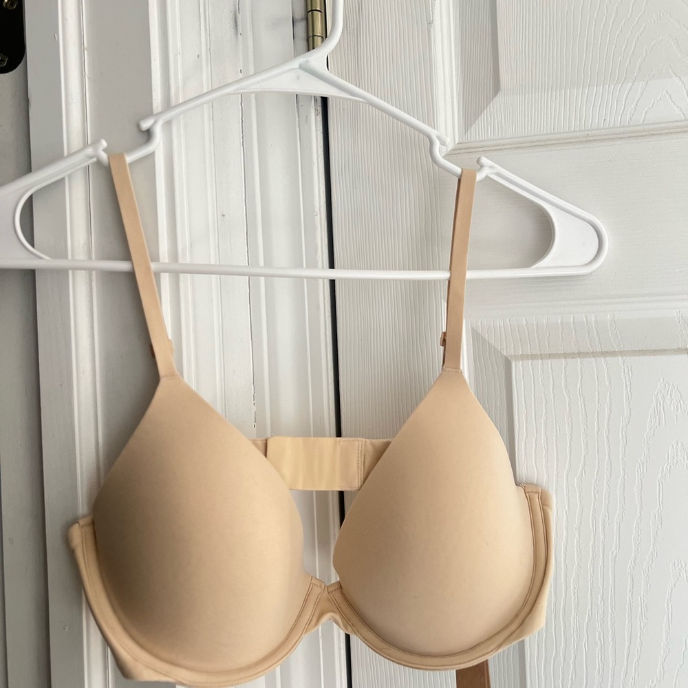 SKIMS Cream Bra Classic T-Shirt Style